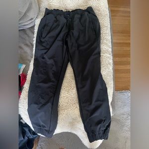 Black jogger lululemon size 12